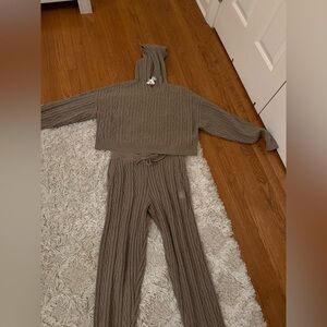 ALO CABLE KNIT WINTER BLISS SET SIZE M